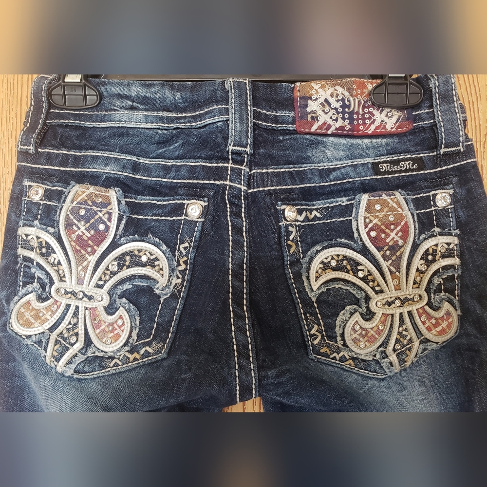 SOLD Miss Me Bootcut Jeans - 25